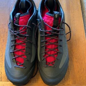 Artyrx outdoor shoes 9,5